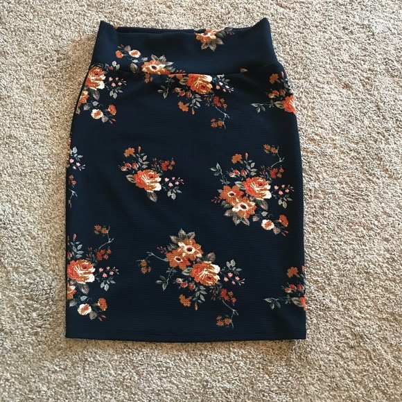 LuLaRoe Dresses & Skirts - Lularoe Cassie Pencil Skirt